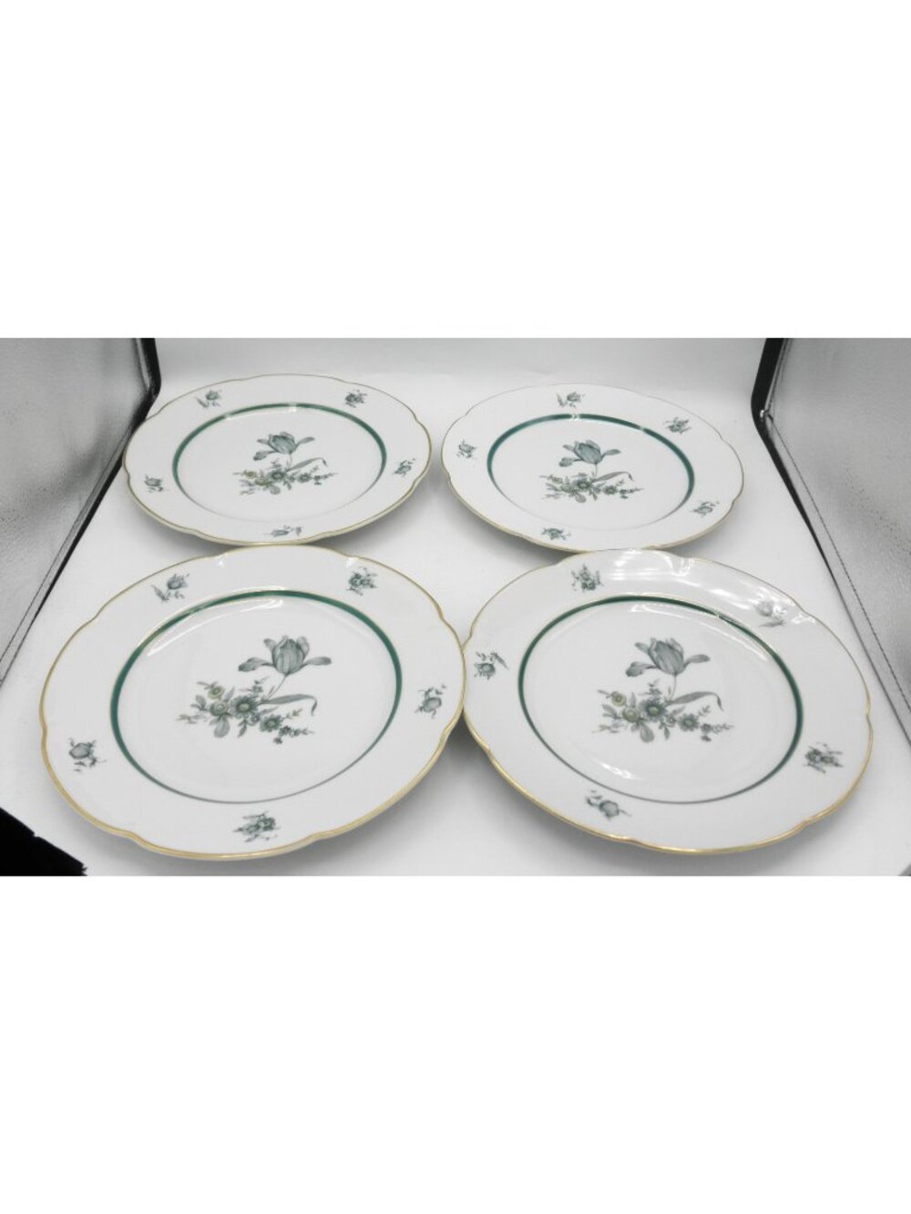 Royal Bayreuth Teal Tulip Lunch Plates 9.75 Inch  Pattern Code: ROBTET Set of 4